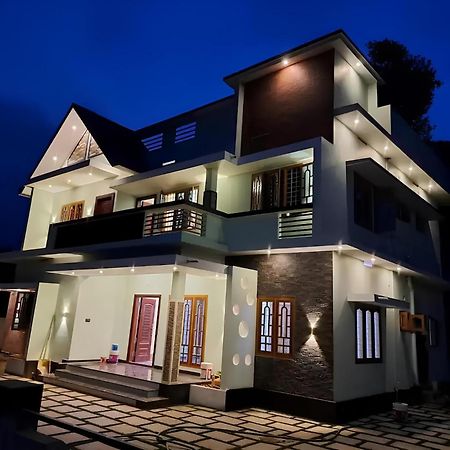 Woodland Vista Thekkady Villa Exterior photo